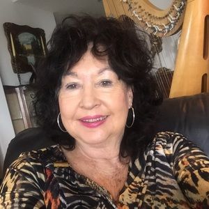 Meet your Posher, Sharon lynn